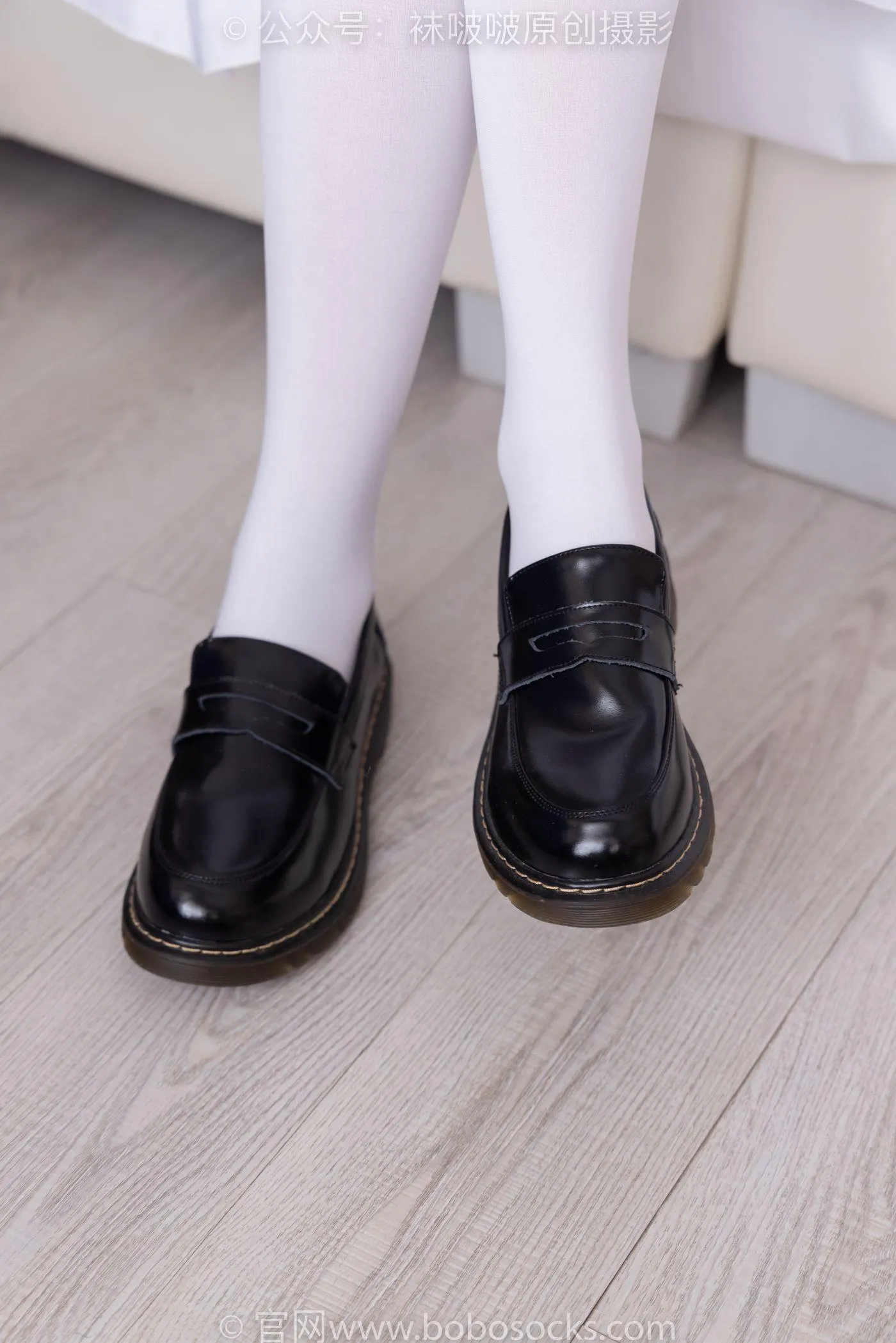 [BoBoSocks袜啵啵]NO.195 小甜豆-黑皮鞋、厚白丝、女仆装 [135P]插图